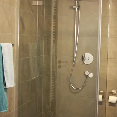 Obst- & Rauscher アパート *